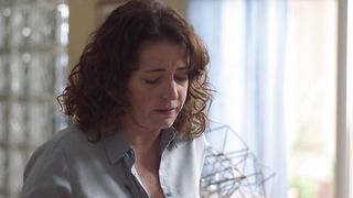 Nora Navas, Mireia Aixala - Les de l'hoquei s01e08-09 (2019)