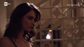 Catrinel Marlon nude - L'ispettore Coliandro s06e02 (2017)  (Season 6, Episode 2)