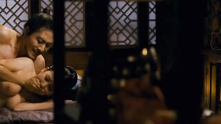 Cho Yeo-jeong, Ryu Hyun-kyung naked - The Servant (2010)