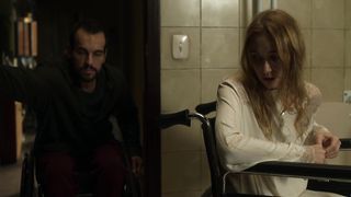 Deborah Francois nude - The Paramedic (El practicante) (2020)
