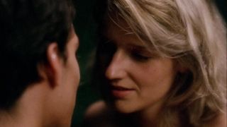 Sarah-Megan Allouch, Mathilde Mennetrier nude - Les iles (2017)