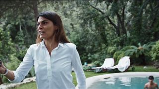Elisa Visari, Elena Cucci, Carolina Crescentini nude - A casa tutti bene (2018)