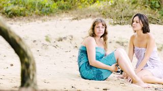 Janina Uhse, Felicitas Woll nackt - Berlin, Berlin (2020) Nude Scenes