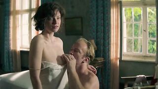 Magdalena Boczarska, Justyna Wasilewska nude - Sztuka Kochania-Historia Michaliny Wislockiej (2017)