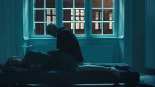 Marie Bach Hansen nackt - En flirt (2019)