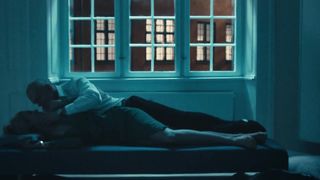 Marie Bach Hansen nackt - En flirt (2019)