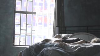 Micaela Ramazzotti, Matilda De Angelis nude - Una famiglia (2017)