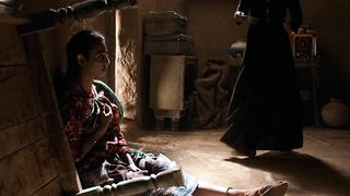 Radhika Apte nude, Surveen Chawla, Tannishtha Chatterjee - Parched (2016)