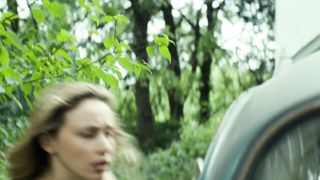 Sarah Gadon, Lola Kirke, Hong Chau sexy - American Woman (2019)