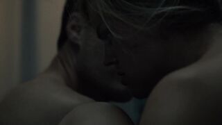 Amalie Lindegard nude - Nyforelsket (2017)