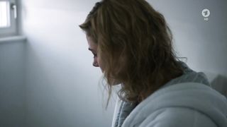 Cecilia Diesch nackte - Harter Brocken Die Kronzeugin (2017)