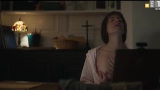Chloe Lambert nude - Un homme ordinaire (2020) (Season 1, Episode 3)