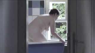 Jowita Budnik naked - Ptaki spiewaja w Kigali (2017)