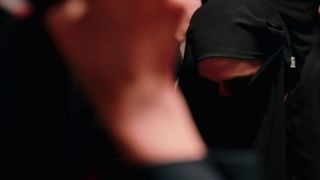 Niv Sultan nude - Tehran (2020) (Season 1, Episode 1)