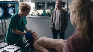 Odine Johne naked - Erzgebirgskrimi Todlicher Akkord (2020)