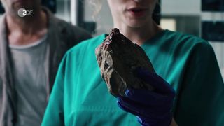 Odine Johne naked - Erzgebirgskrimi Todlicher Akkord (2020)