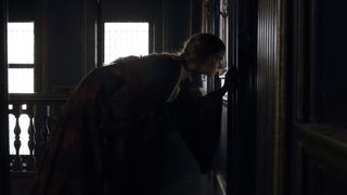 Romola Garai sexy - The Miniaturist (2017)