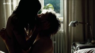 Claudia Eisinger, Anna Graenzer nude - 13 Semester (2009)