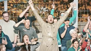 Eliane Iten, Simone Kern nude - Flitzer (2017)