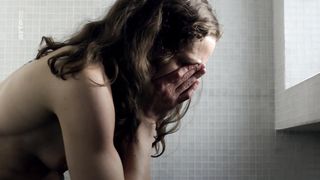 Katharina Lorenz nude - Der Tod und das Madchen - Van Leeuwens dritter Fall (2017)