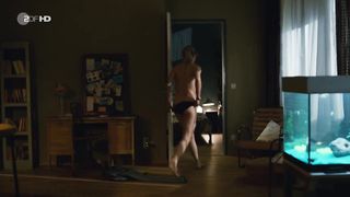 Lisa Wagner naked - Kommissarin Heller - Verdeckte Spuren (2017)