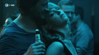 Lisa Wagner naked - Kommissarin Heller - Verdeckte Spuren (2017)