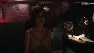 Liv Lisa Fries, Franziska Holitschke, Laura Kiehne - Babylon Berlin  (2017)