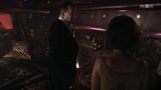 Liv Lisa Fries, Franziska Holitschke, Laura Kiehne - Babylon Berlin  (2017)