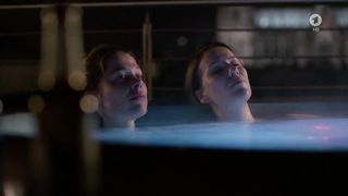 Meike Droste, Bettina Lamprecht naked - Frau Temme sucht das Gluck Der Charakter der Macht (2017)