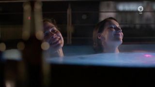 Meike Droste, Bettina Lamprecht naked - Frau Temme sucht das Gluck Der Charakter der Macht (2017)