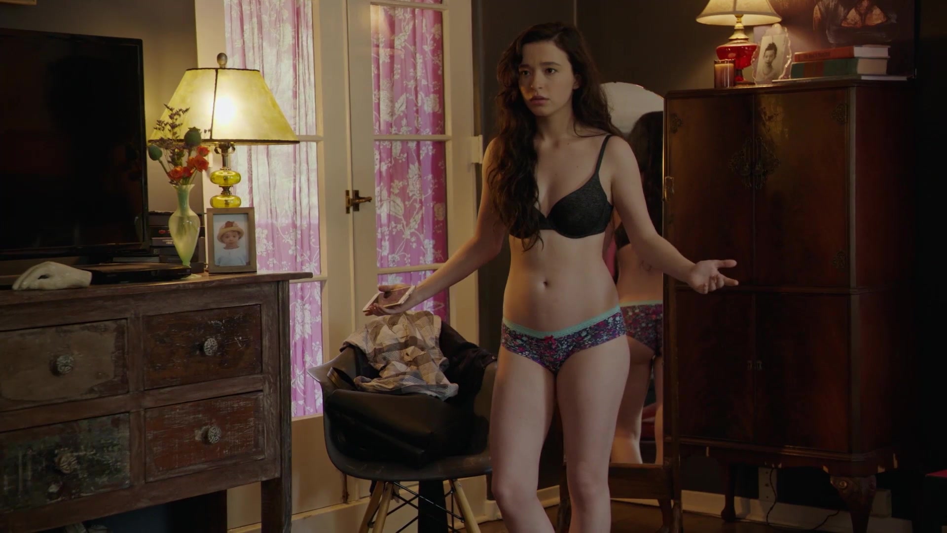Mikey Madison nude - Better Things (2017) (Season 2, Episode 3) | Adult  Series