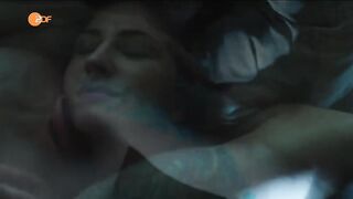 Natalia Belitski nude - Familie! (2016) (Season 1, Episode 2)