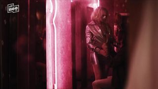 Ruth Becquart, Leticia Verhaeghe topless - Chaussee d'Amour (2016) (Season 1, Episode 1)