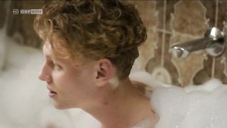 Zoe Straub nude - Vorstadtweiber (2016) (Season 2, Episode 1)