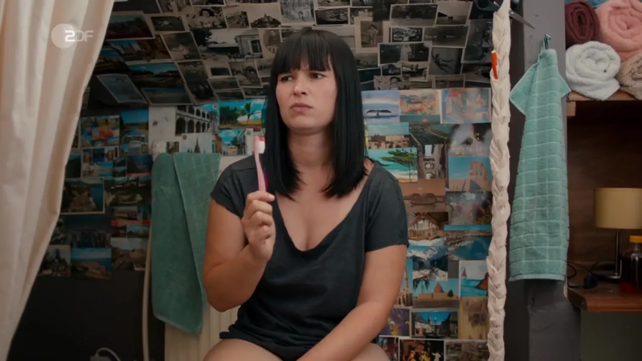 Anna Fischer nackte - Fluss des Lebens - Geliebte Loire (2017) - LustTABOO