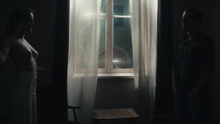 Hanna Hilsdorf nude - Freies Land (2019)