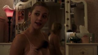 Lili Reinhart naked - Riverdale (2017) (Season1,Episode1)