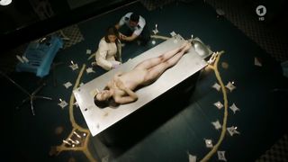 Michela Ferrazza hot - Der Urbino Krimi Die Tote im Palazzo (2016)