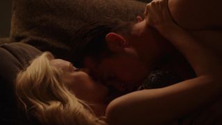 Kara Killmer sexy - Chicago Fire (2016) (Season5,Episode6)