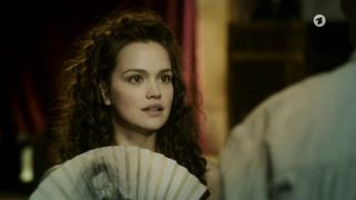 Emilia Schule nude - Charite (2017) (Season1, Episode1)