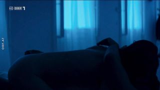 Aenne Schwarz - Blind ermittelt Das Haus der Lugen (2019) Naked actress in a "topless" scene