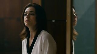 Alicia Jaziz, Marianna Burelli - Ingobernable s01e01 (2017) Naked TV movie scene