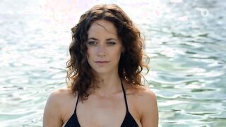 Anja Knauer - Die Inselarztin s01e01 (2018) Naked actress in a "topless" scene