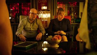 Anna Mikhalkova, Lukerya Ilyashenko - Pro lyubov. Tolko dlya vzroslykh (2017) Nude movie scene