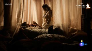 Ariana Martinez - Carlos, Rey Emperador s01e14 (2016) Naked movie scene