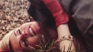 Barbara Evans - Dois Irmaos s01e03 (2017) Naked hot scene