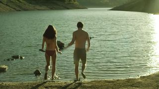 Carolina Lapausa - Cambio (2016) Naked actress in a sexy video