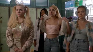 Emma_Roberts_-_Scream_Queens_s02e01 (2016)