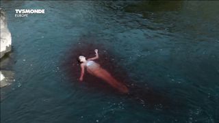 Florence Coste - La face (2016) Nude "topless" scene