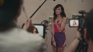 Frankie Shaw, Samara Weaving - SMILF s01e03 (2017) Naked actress in a TV movie scene